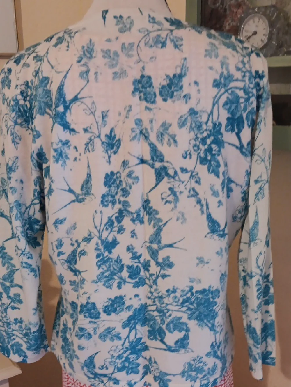 Garnet Hill White Cardigan with Teal Blue Floral & Bird Toile Print, XL, NWOT - Picture 4 of 8